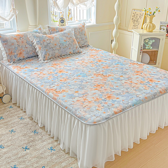 91家纺网 家纺一手货源 找家纺 栩裕纺织 2026新款（常年不断货）A类凉感丝床裙款凉席夏被四件套花边空调被三件套 春花秋实