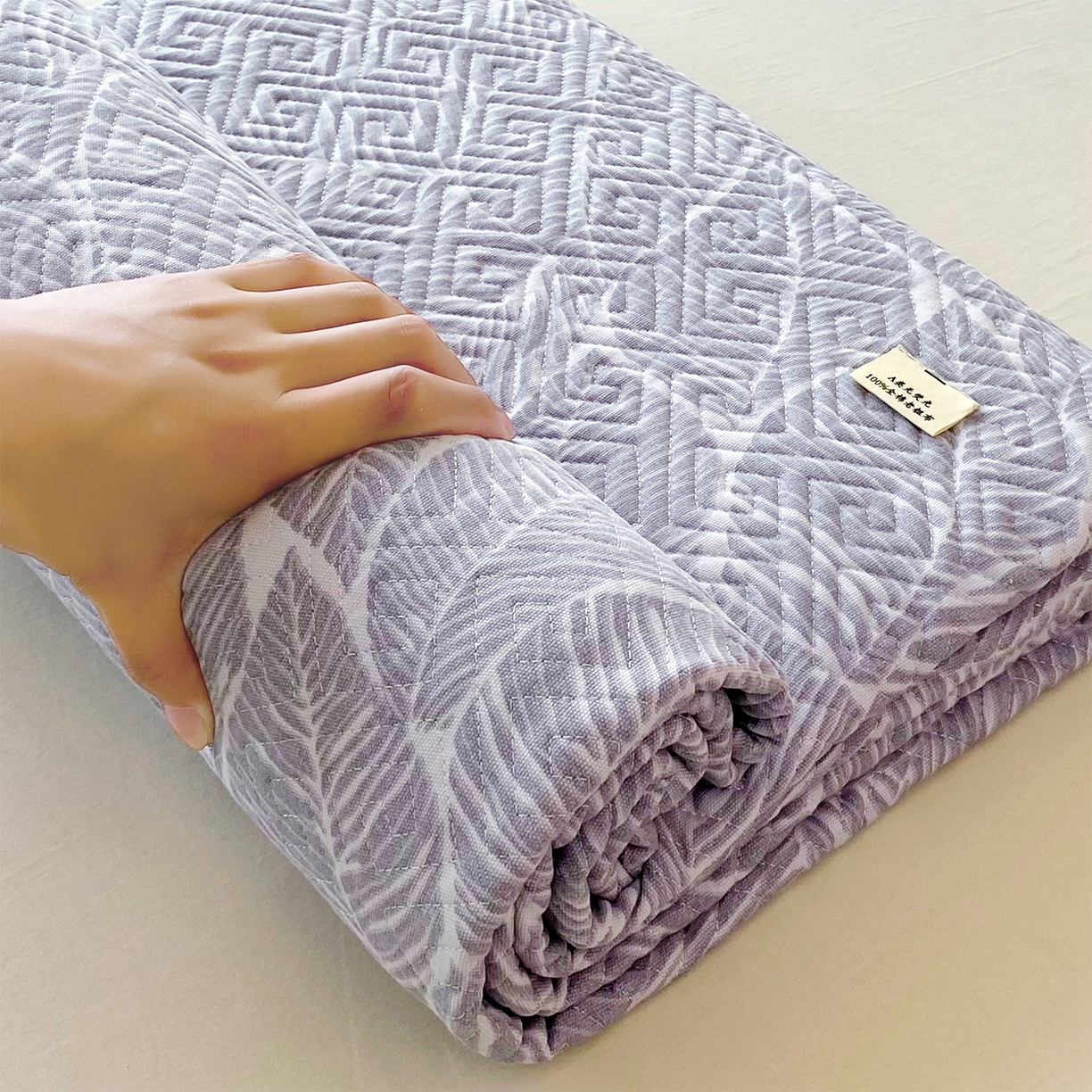 91家纺网 家纺一手货源 找家纺 金鑫汇家纺 2026春夏新款成人床新花型老粗布夹棉床盖软凉席席子可以机洗 千叶