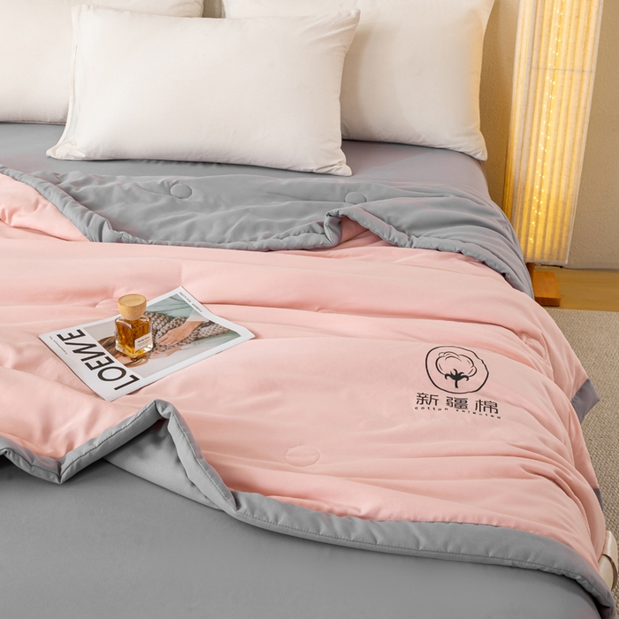 91家纺网 家纺一手货源 找家纺 憨豆  2026新款撞色双拼新疆棉花被夏被无印风水洗棉空调被夏凉被子（常年有货） 棉朵-蔷薇灰