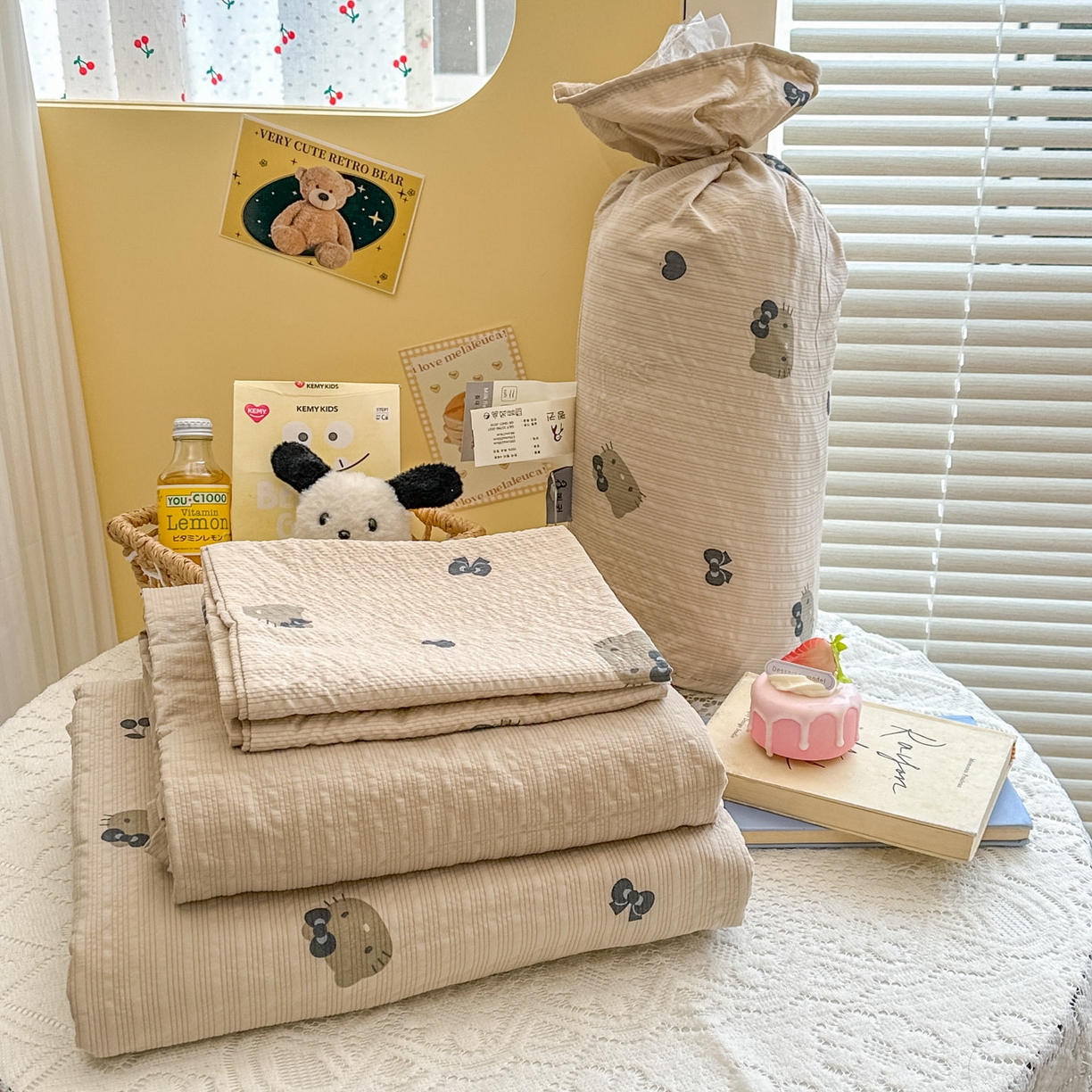 91家纺网 家纺一手货源 找家纺 暖伊家居 2026新款糖果小布袋泡芙纱四件套 黑皮KT