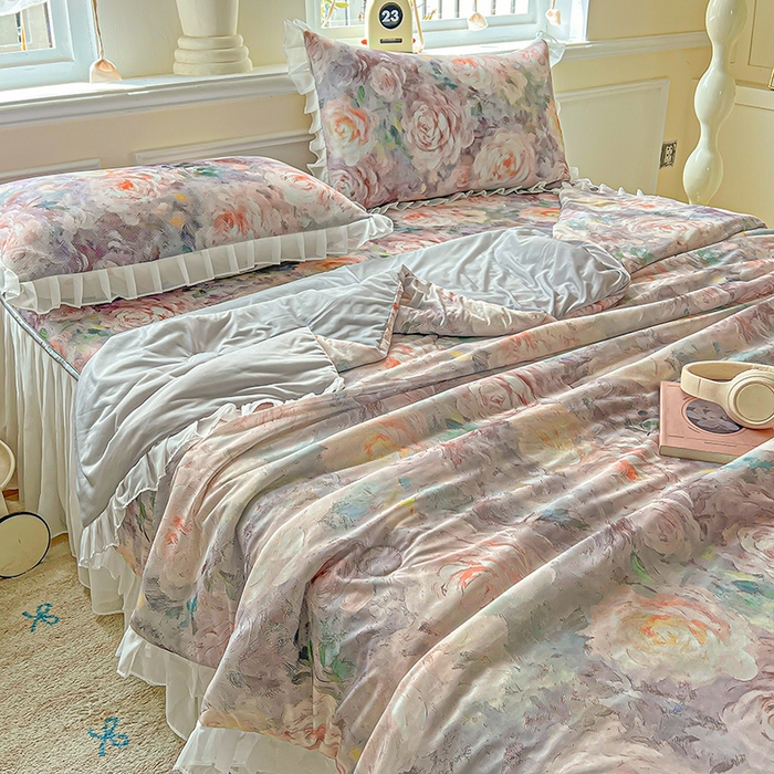 91家纺网 家纺一手货源 找家纺 栩裕纺织 2026新款（常年不断货）A类凉感丝床裙款凉席夏被四件套花边空调被三件套 莫妮卡