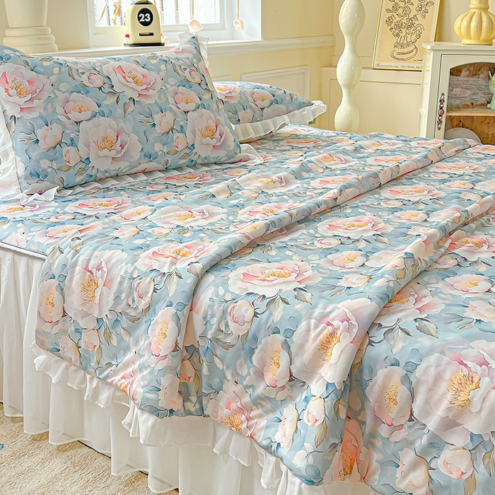 91家纺网 家纺一手货源 找家纺 栩裕纺织 2026新款（常年不断货）A类凉感丝床裙款凉席夏被四件套花边空调被三件套 轻素