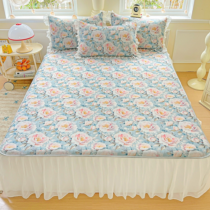 91家纺网 家纺一手货源 找家纺 栩裕纺织 2026新款（常年不断货）A类凉感丝床裙款凉席夏被四件套花边空调被三件套 轻素