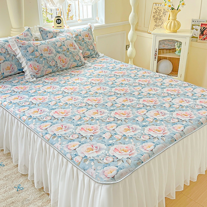 91家纺网 家纺一手货源 找家纺 栩裕纺织 2026新款（常年不断货）A类凉感丝床裙款凉席夏被四件套花边空调被三件套 轻素