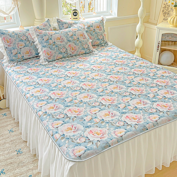 91家纺网 家纺一手货源 找家纺 栩裕纺织 2026新款（常年不断货）A类凉感丝床裙款凉席夏被四件套花边空调被三件套 轻素