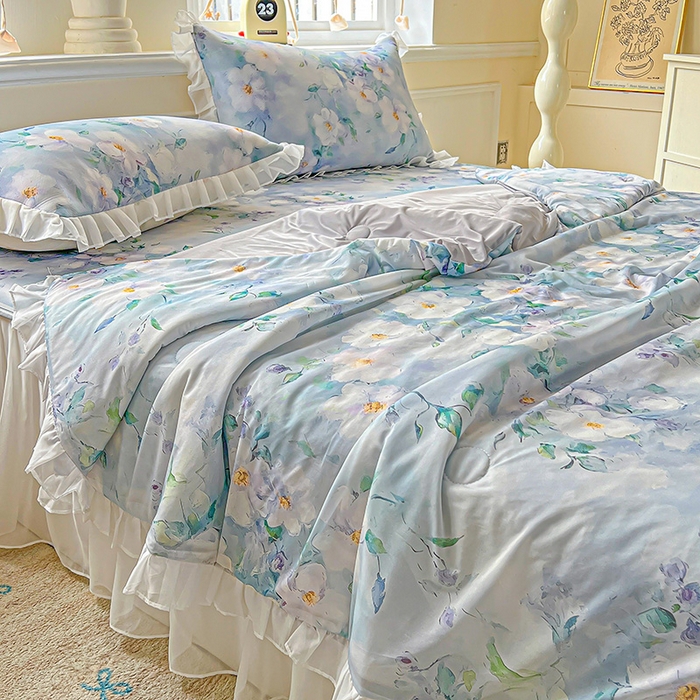 91家纺网 家纺一手货源 找家纺 栩裕纺织 2026新款（常年不断货）A类凉感丝床裙款凉席夏被四件套花边空调被三件套 柔情似水