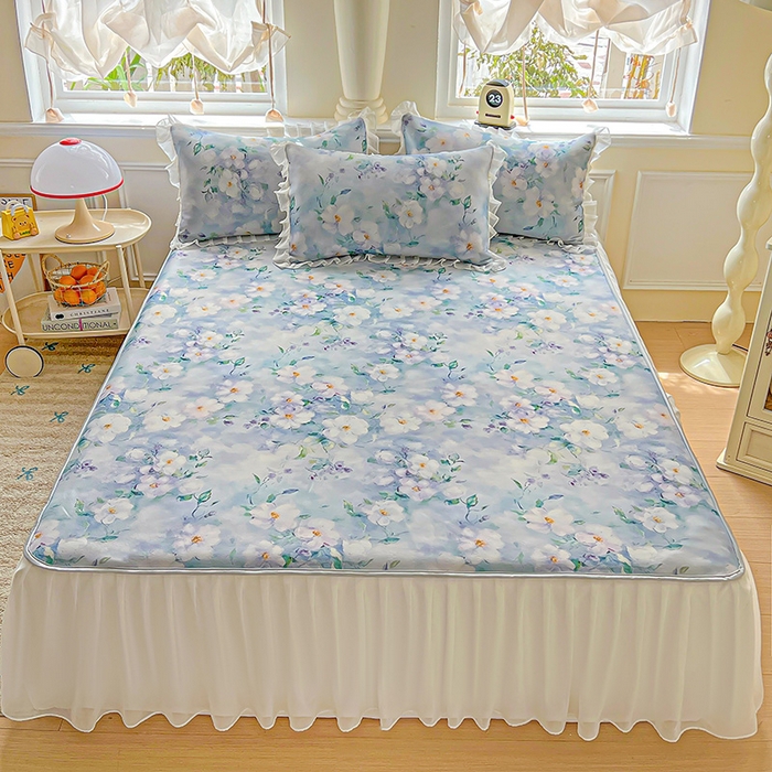 91家纺网 家纺一手货源 找家纺 栩裕纺织 2026新款（常年不断货）A类凉感丝床裙款凉席夏被四件套花边空调被三件套 柔情似水