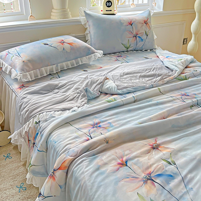 91家纺网 家纺一手货源 找家纺 栩裕纺织 2026新款（常年不断货）A类凉感丝床裙款凉席夏被四件套花边空调被三件套 蒙丽斯