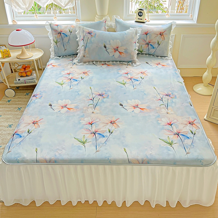 91家纺网 家纺一手货源 找家纺 栩裕纺织 2026新款（常年不断货）A类凉感丝床裙款凉席夏被四件套花边空调被三件套 蒙丽斯