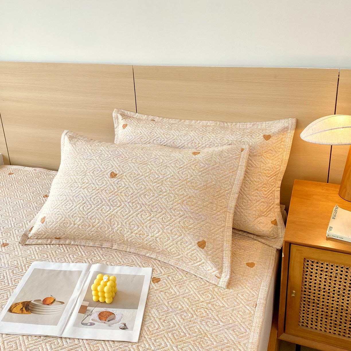 91家纺网 家纺一手货源 找家纺 金鑫汇家纺 2026春夏新款成人床新花型老粗布夹棉床盖软凉席席子可以机洗 心之恋