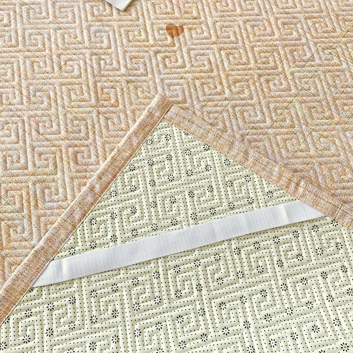 91家纺网 家纺一手货源 找家纺 金鑫汇家纺 2026春夏新款成人床新花型老粗布夹棉床盖软凉席席子可以机洗 心之恋