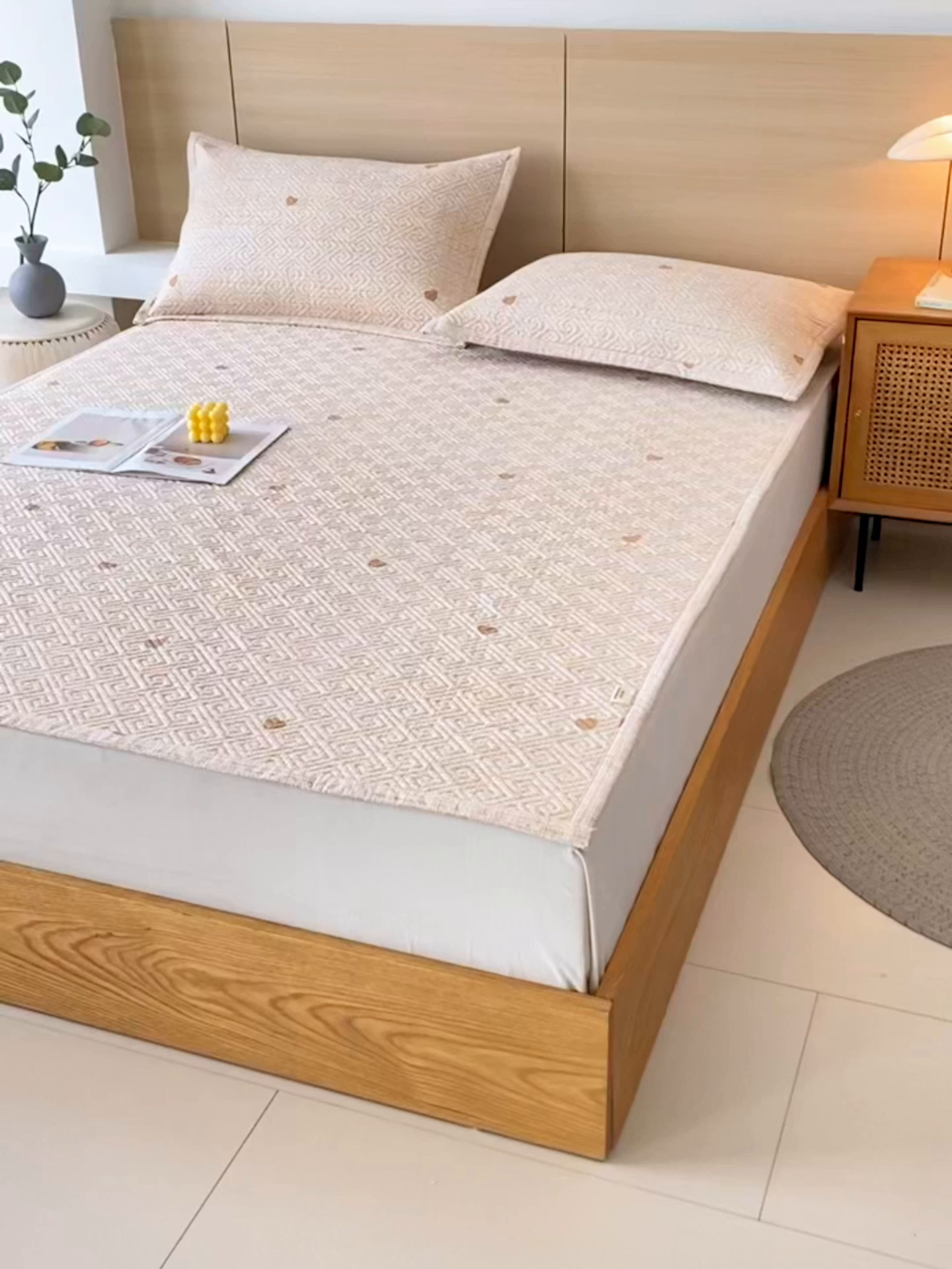 91家纺网 家纺一手货源 找家纺 金鑫汇家纺 2026春夏新款成人床新花型老粗布夹棉床盖软凉席席子可以机洗 心之恋