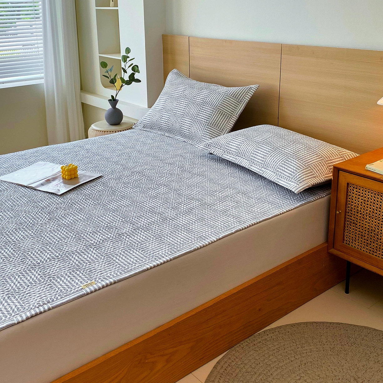 91家纺网 家纺一手货源 找家纺 金鑫汇家纺 2026春夏新款成人床新花型老粗布夹棉床盖软凉席席子可以机洗 休闲时光