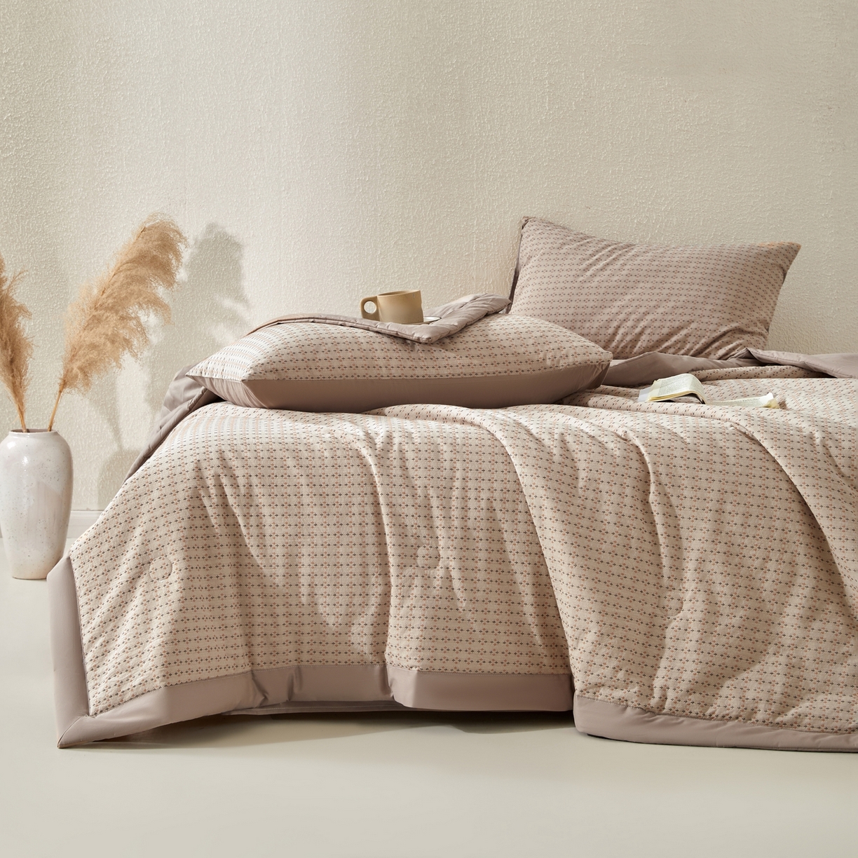 91家纺网 家纺一手货源 找家纺 吾诺家居 2026春夏新款全棉大提花棉花夏被夏凉被空调被-四叶草系列 四叶草-驼