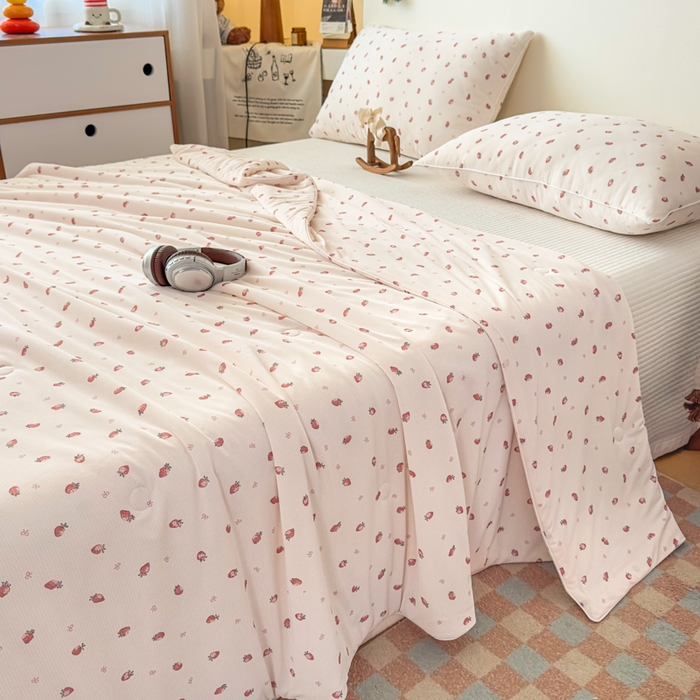 91家纺网 家纺一手货源 找家纺 帕拉美拉 2026新款A类(聚乳酸)提花凉感丝三件套夏被 甜果轻语