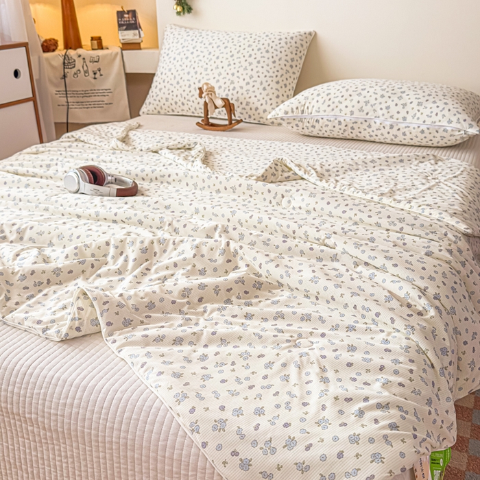 91家纺网 家纺一手货源 找家纺 帕拉美拉 2026新款A类(聚乳酸)提花凉感丝三件套夏被 雾蓝织花