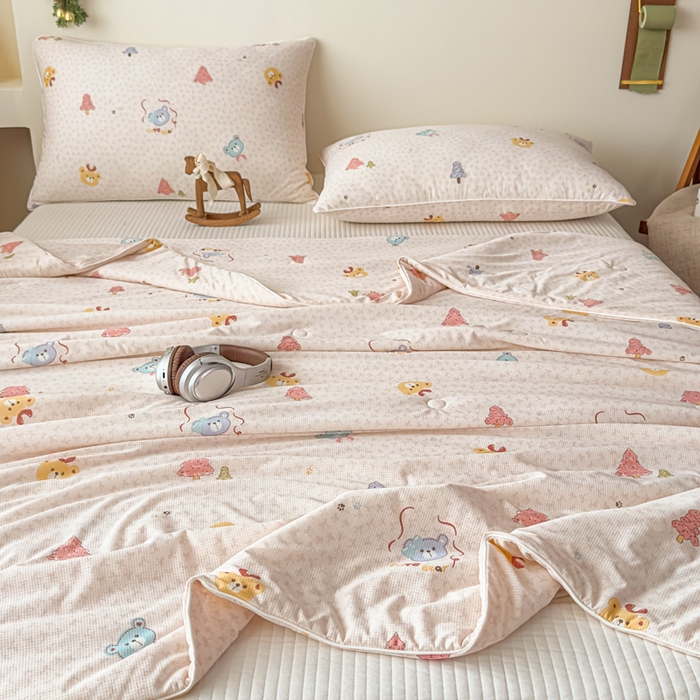 91家纺网 家纺一手货源 找家纺 帕拉美拉 2026新款A类(聚乳酸)提花凉感丝三件套夏被 熊语林栖