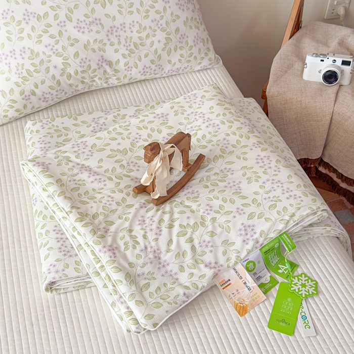 91家纺网 家纺一手货源 找家纺 帕拉美拉 2026新款A类(聚乳酸)提花凉感丝三件套夏被 雾紫青蔓