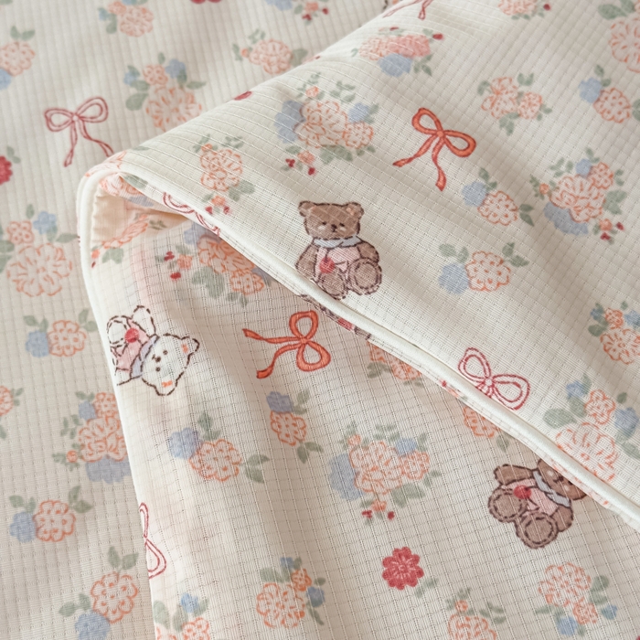 91家纺网 家纺一手货源 找家纺 帕拉美拉 2026新款A类(聚乳酸)提花凉感丝三件套夏被 粉结熊仔