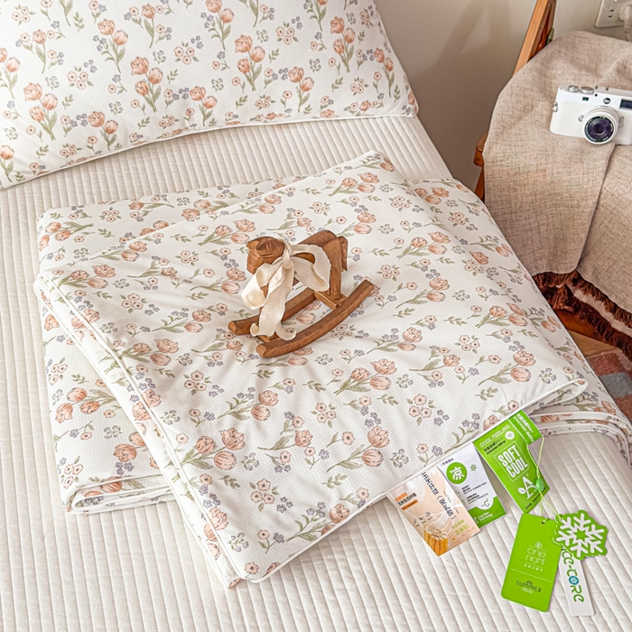 91家纺网 家纺一手货源 找家纺 帕拉美拉 2026新款A类(聚乳酸)提花凉感丝三件套夏被 花织郁梦