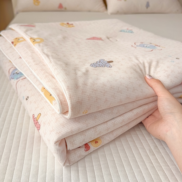 91家纺网 家纺一手货源 找家纺 帕拉美拉 2026新款A类(聚乳酸)提花凉感丝三件套夏被 熊语林栖