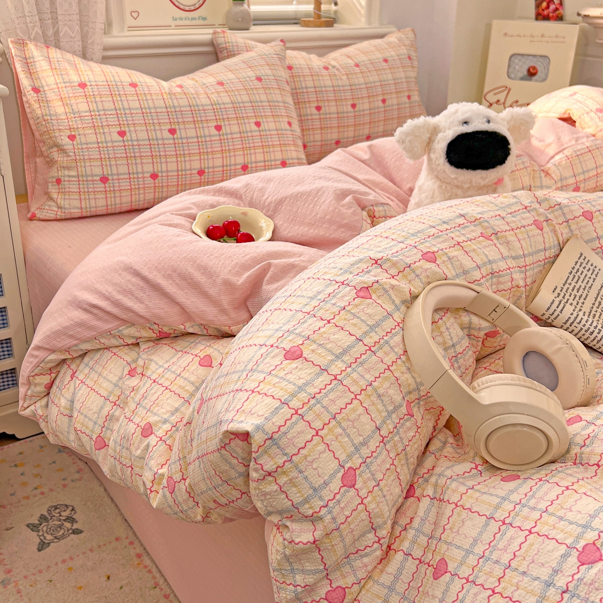 91家纺网 家纺一手货源 找家纺 暖伊家居 2026新款糖果小布袋泡芙纱四件套 格纹爱心