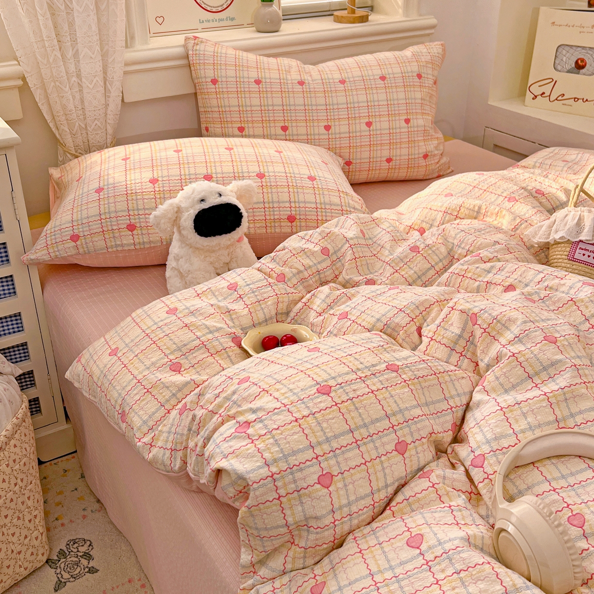 91家纺网 家纺一手货源 找家纺 暖伊家居 2026新款糖果小布袋泡芙纱四件套 格纹爱心