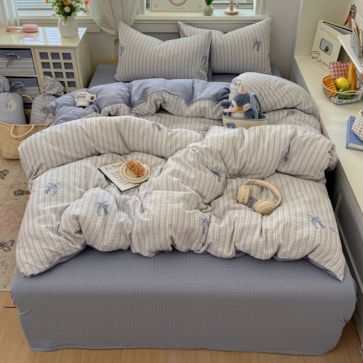 91家纺网 家纺一手货源 找家纺 暖伊家居 2026新款糖果小布袋泡芙纱四件套 海盐蝴蝶结