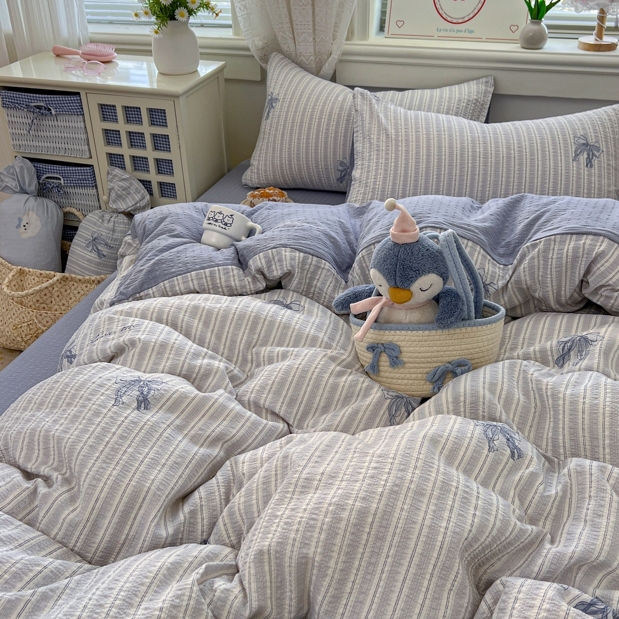 91家纺网 家纺一手货源 找家纺 暖伊家居 2026新款糖果小布袋泡芙纱四件套 海盐蝴蝶结