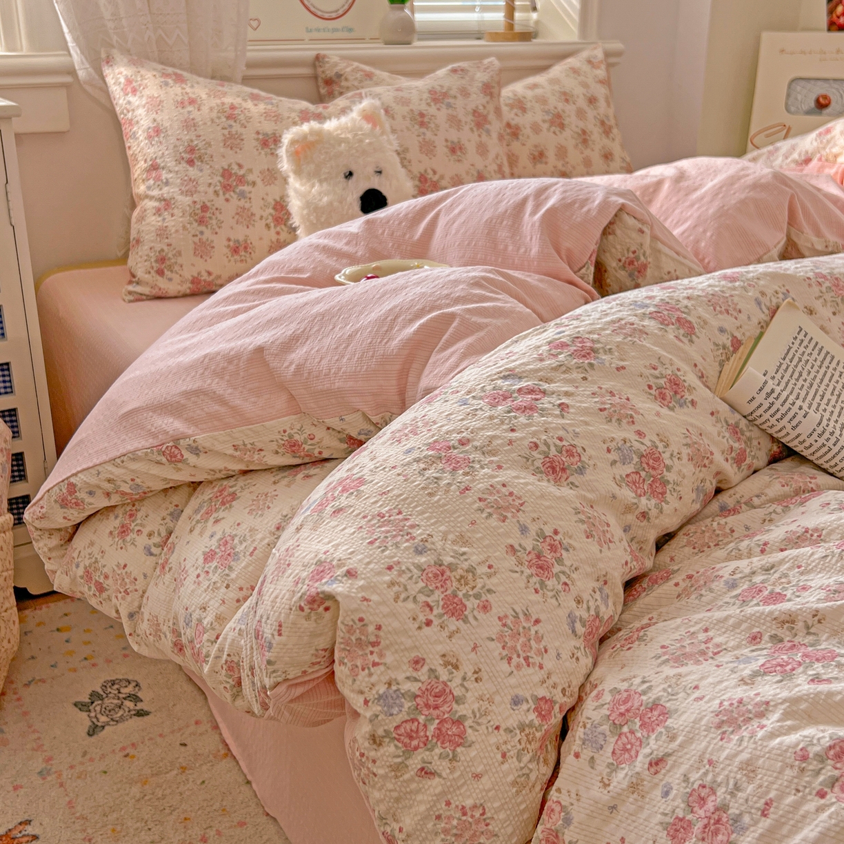 91家纺网 家纺一手货源 找家纺 暖伊家居 2026新款糖果小布袋泡芙纱四件套 韩式梨梦