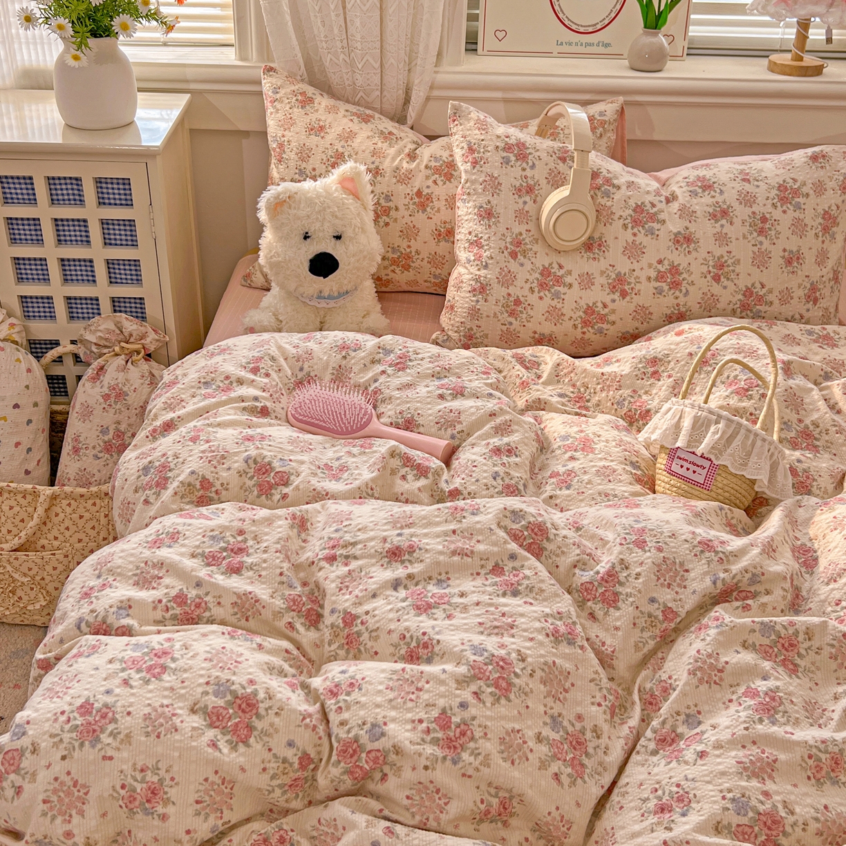 91家纺网 家纺一手货源 找家纺 暖伊家居 2026新款糖果小布袋泡芙纱四件套 韩式梨梦