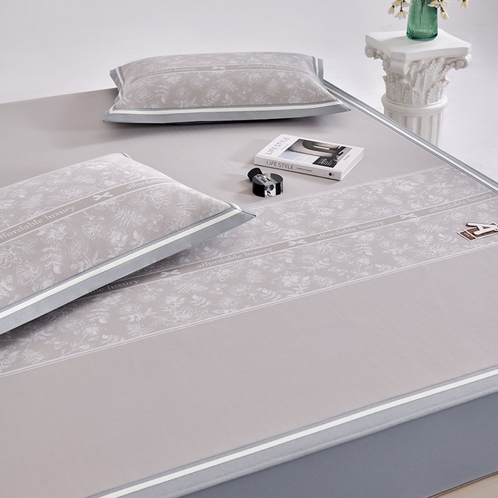 91家纺网 家纺一手货源 找家纺 小牛席业 2026春夏新款轻奢半定位凉感冰丝席凉席席子系列床笠款 轻奢半定位-香槟 床笠款