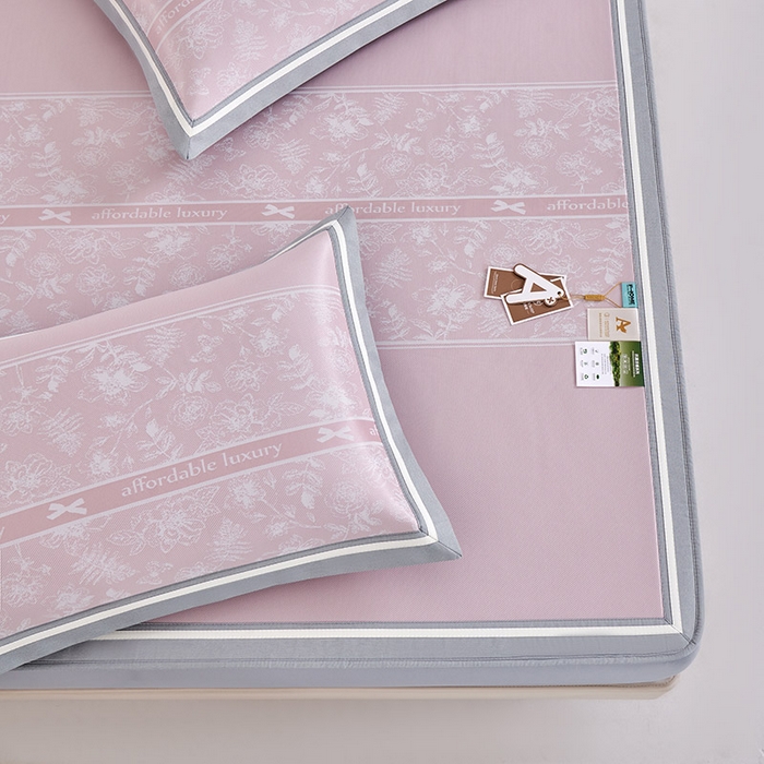 91家纺网 家纺一手货源 找家纺 小牛席业 2026春夏新款轻奢半定位凉感冰丝席凉席席子系列床笠款 轻奢半定位-粉色 床笠款