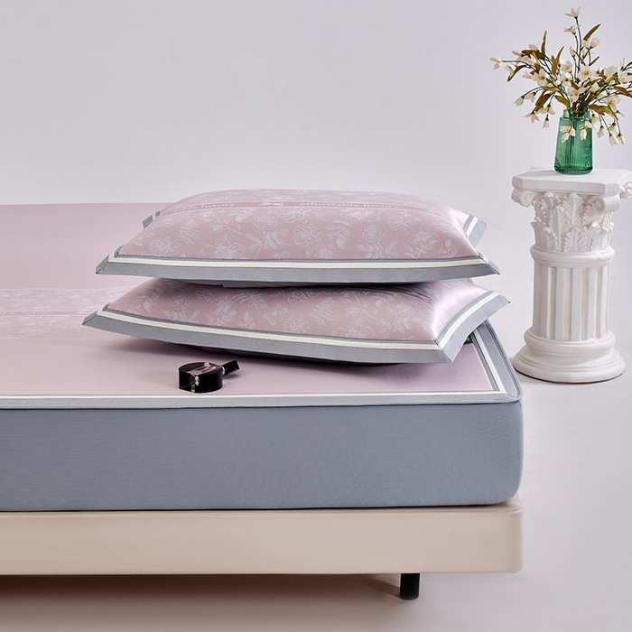 91家纺网 家纺一手货源 找家纺 小牛席业 2026春夏新款轻奢半定位凉感冰丝席凉席席子系列床笠款 轻奢半定位-粉色 床笠款