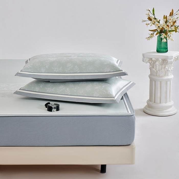 91家纺网 家纺一手货源 找家纺 小牛席业 2026春夏新款轻奢半定位凉感冰丝席凉席席子系列床笠款 轻奢半定位-抹茶 床笠款