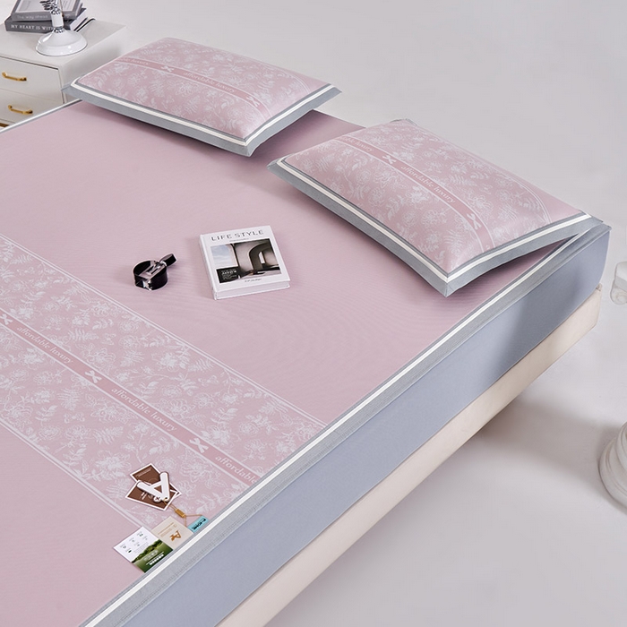 91家纺网 家纺一手货源 找家纺 小牛席业 2026春夏新款轻奢半定位凉感冰丝席凉席席子系列床笠款 轻奢半定位-粉色 床笠款