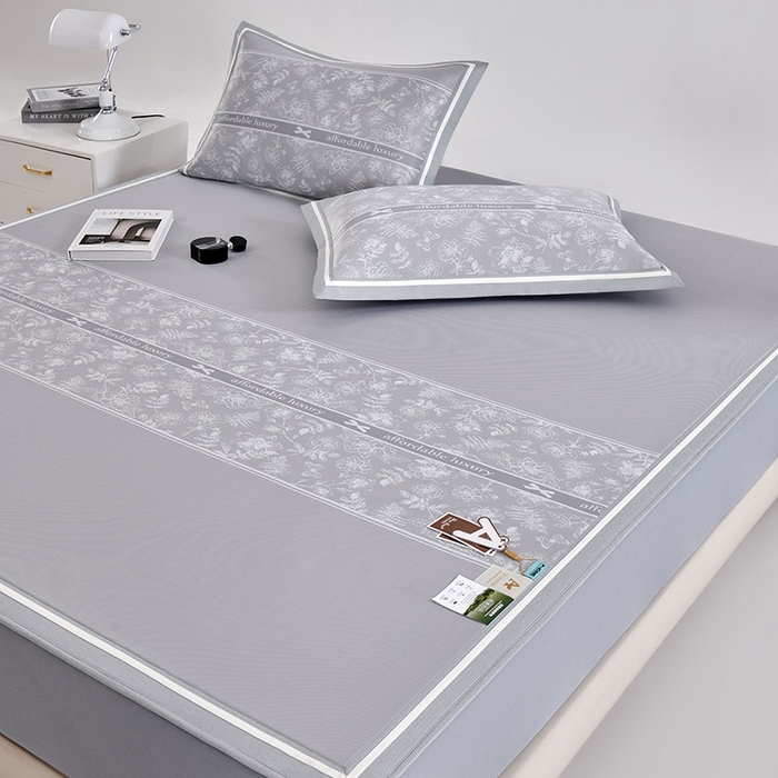 91家纺网 家纺一手货源 找家纺 小牛席业 2026春夏新款轻奢半定位凉感冰丝席凉席席子系列床笠款 轻奢半定位-灰色 床笠款