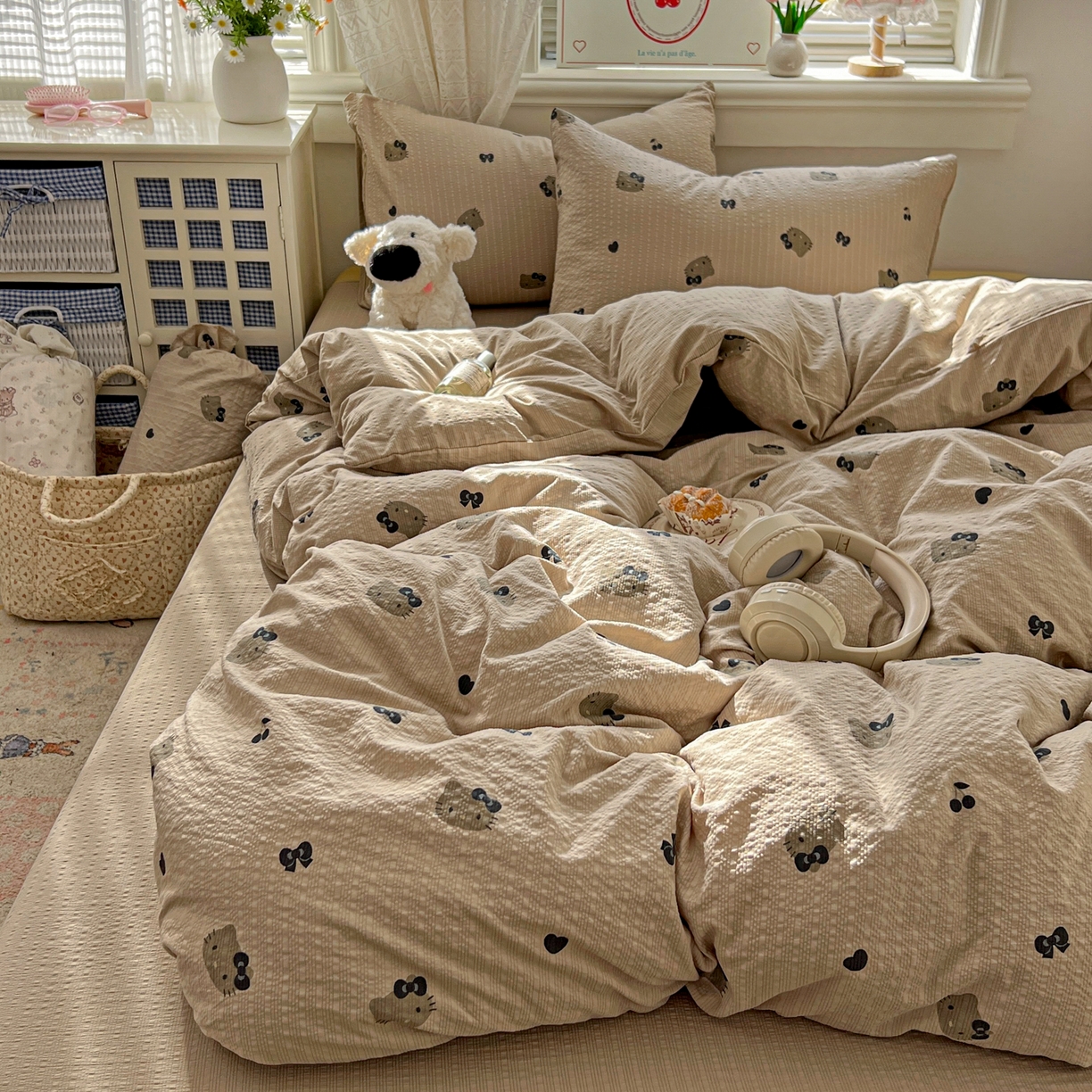 91家纺网 家纺一手货源 找家纺 暖伊家居 2026新款糖果小布袋泡芙纱四件套 黑皮KT