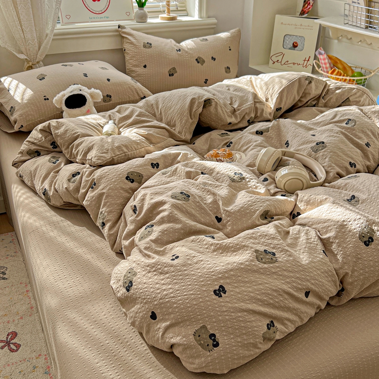 91家纺网 家纺一手货源 找家纺 暖伊家居 2026新款糖果小布袋泡芙纱四件套 黑皮KT