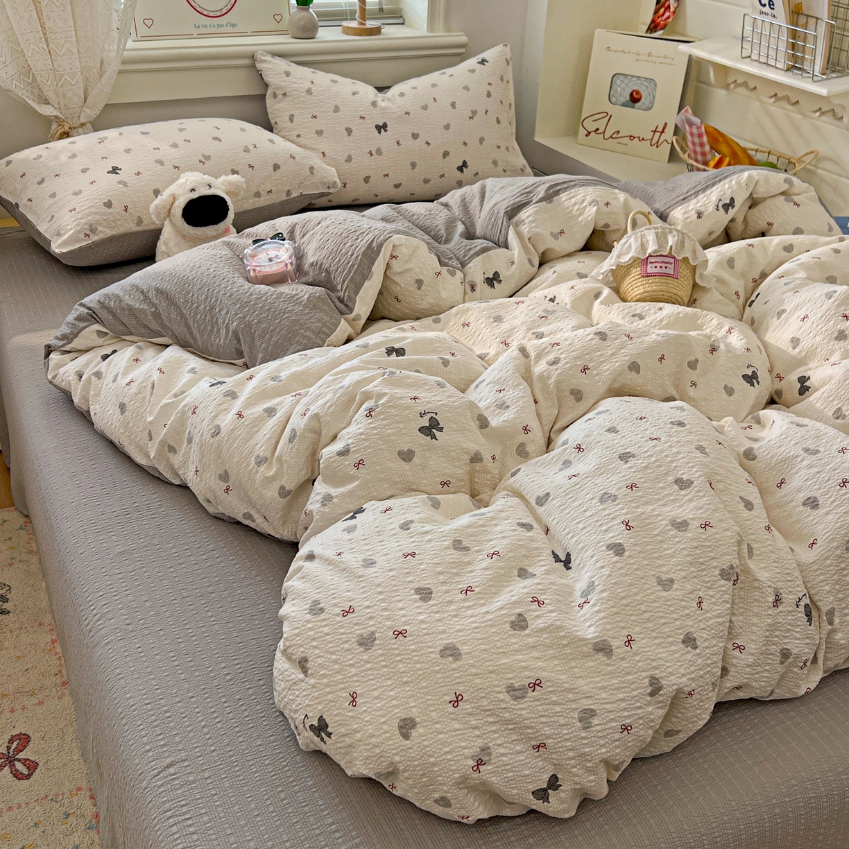 91家纺网 家纺一手货源 找家纺 暖伊家居 2026新款糖果小布袋泡芙纱四件套 简约巴恩