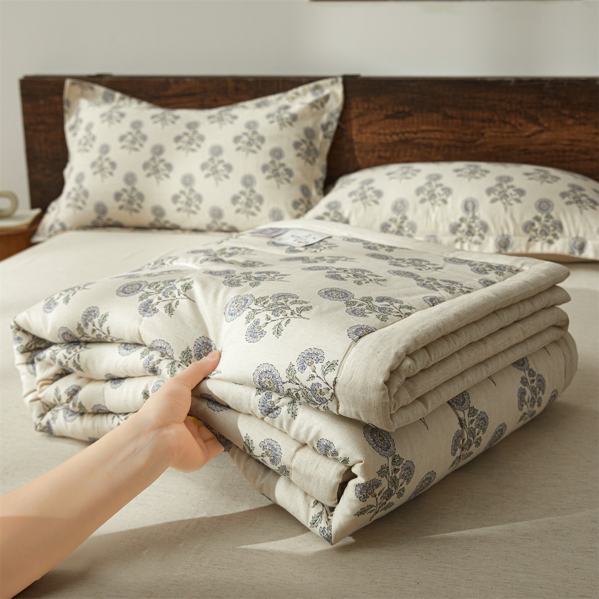 91家纺网 家纺一手货源 找家纺 西域种棉人·千百笠 2026新款A类棉麻新疆棉花夏被全棉纯棉单双人空调被夏凉被 棉麻-花田