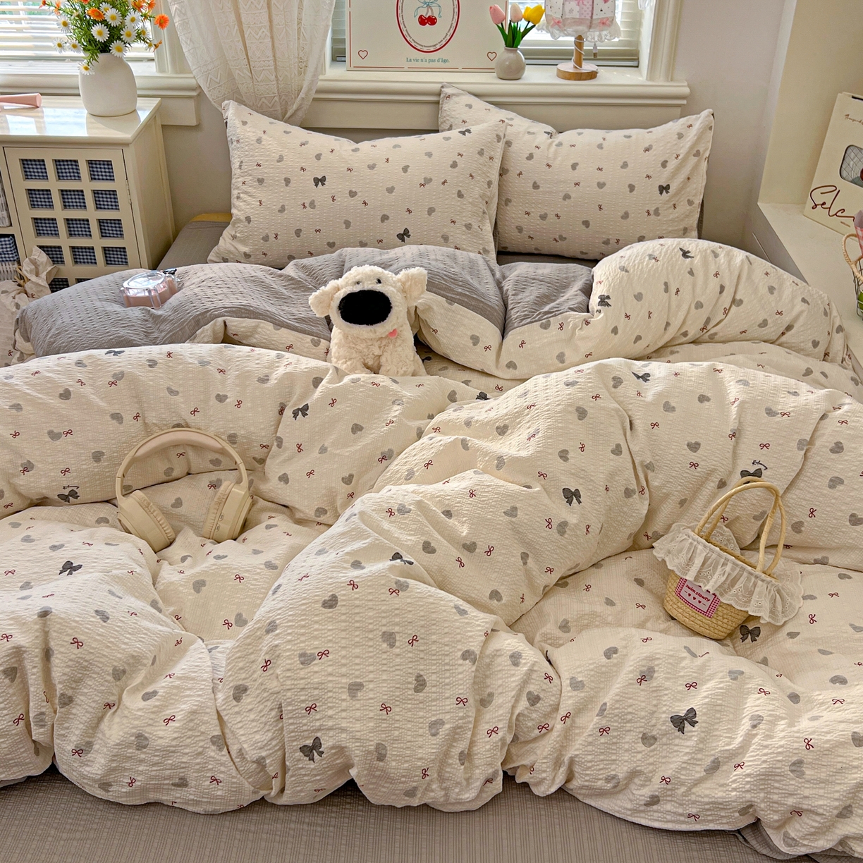 91家纺网 家纺一手货源 找家纺 暖伊家居 2026新款糖果小布袋泡芙纱四件套 简约巴恩