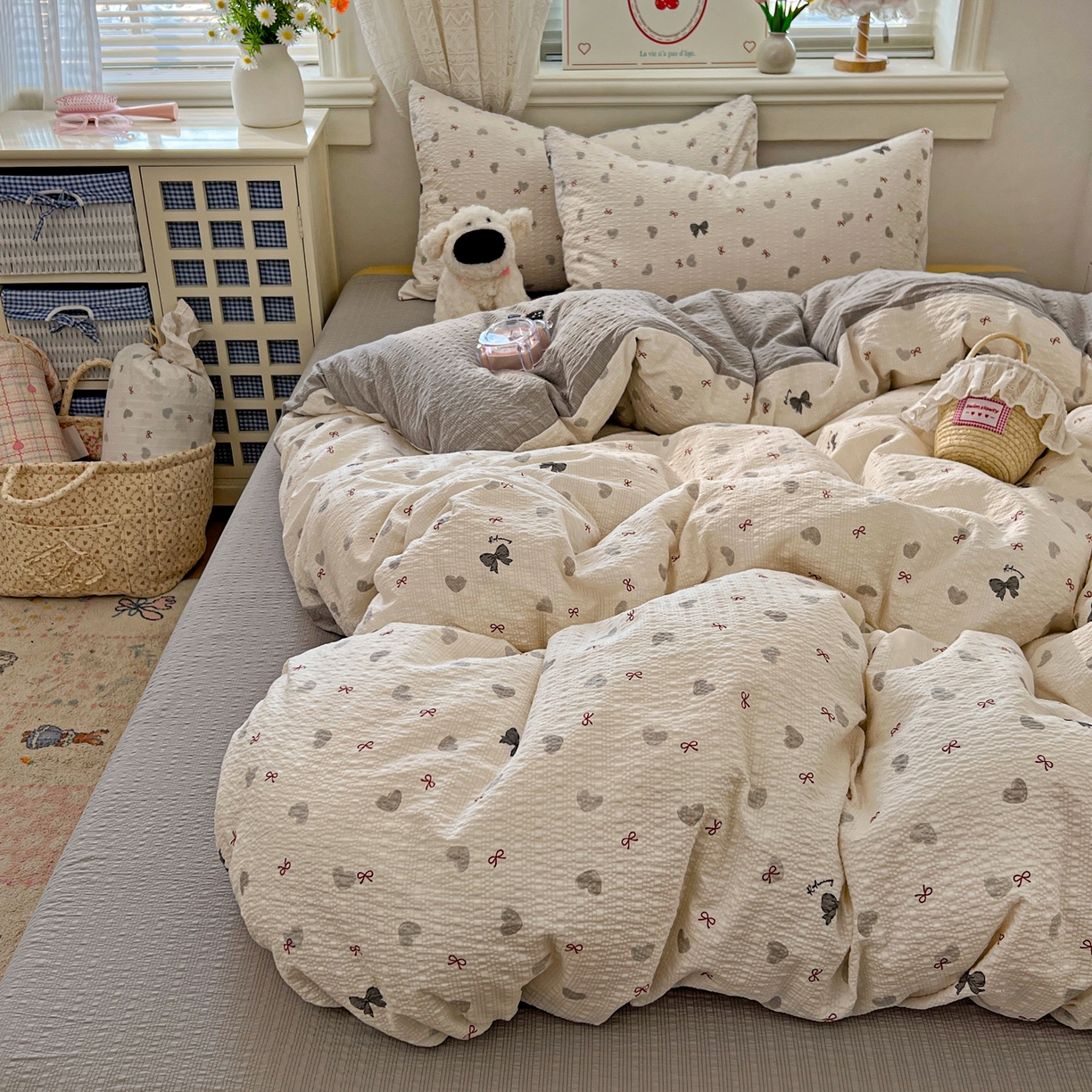 91家纺网 家纺一手货源 找家纺 暖伊家居 2026新款糖果小布袋泡芙纱四件套 简约巴恩