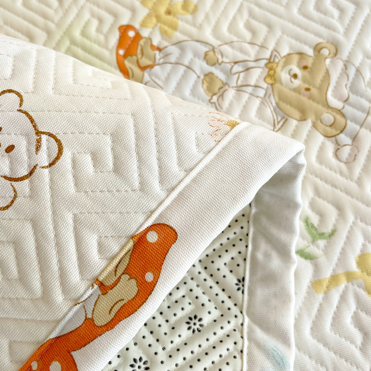 91家纺网 家纺一手货源 找家纺 （总）金鑫汇家纺 2026春夏新款学生床新花型老粗布床盖夹棉软凉席席子可以机洗