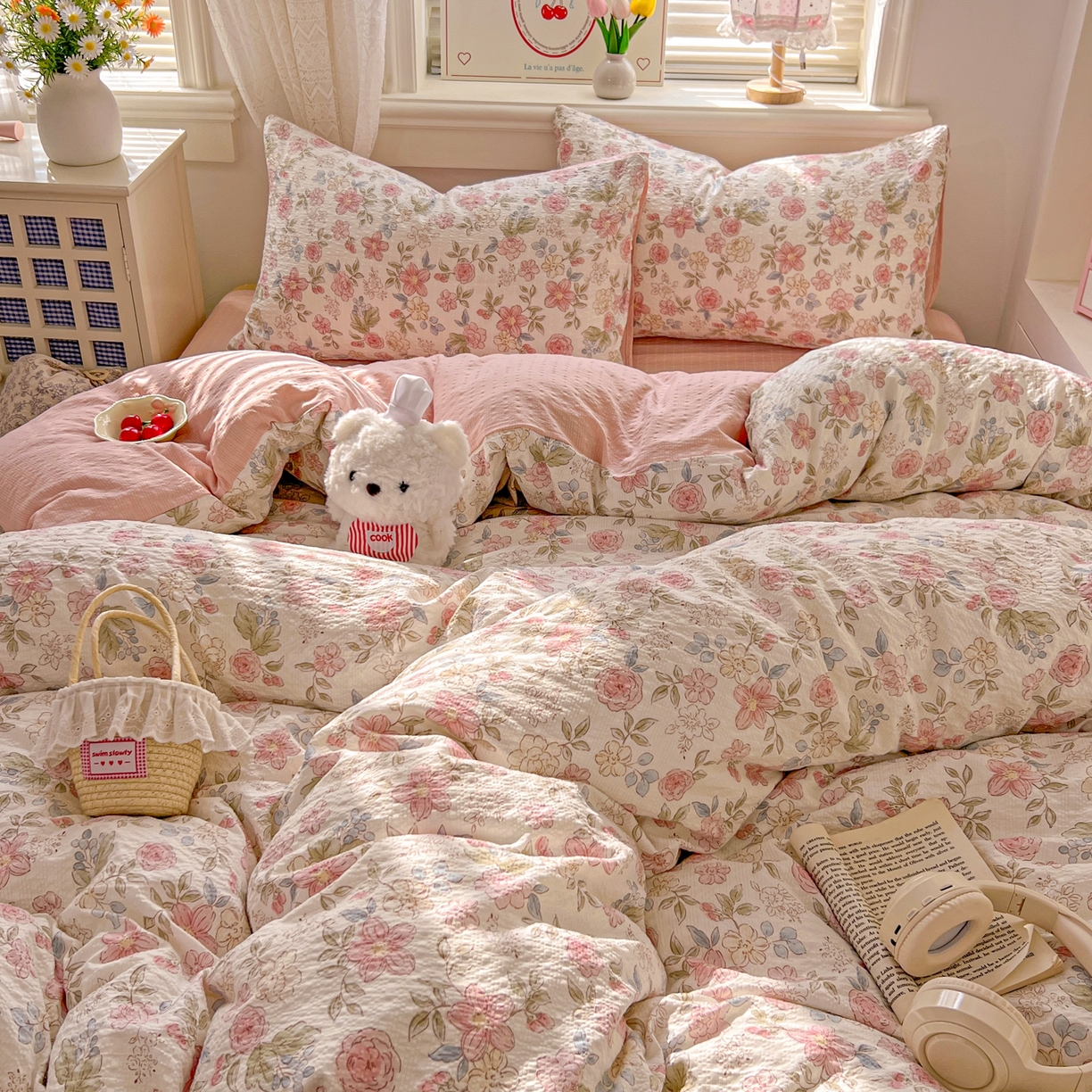 91家纺网 家纺一手货源 找家纺 暖伊家居 2026新款糖果小布袋泡芙纱四件套 浪漫繁花