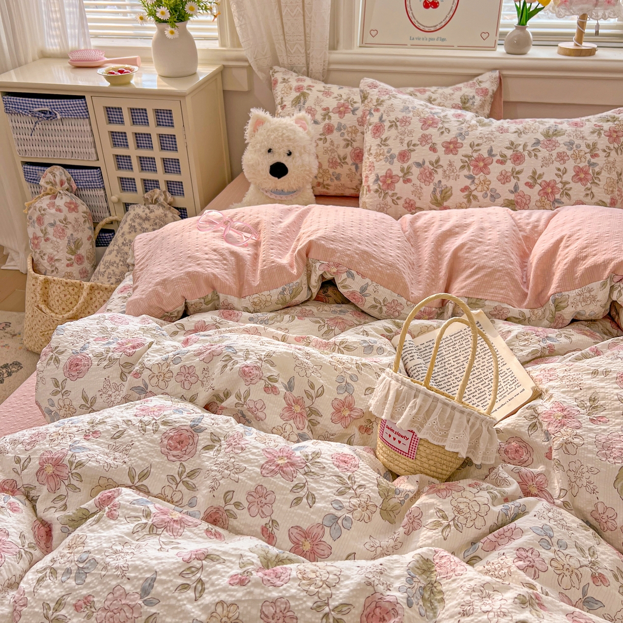 91家纺网 家纺一手货源 找家纺 暖伊家居 2026新款糖果小布袋泡芙纱四件套 浪漫繁花