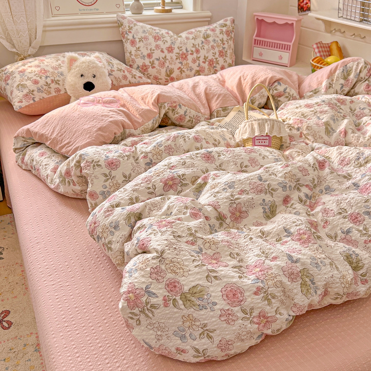 91家纺网 家纺一手货源 找家纺 暖伊家居 2026新款糖果小布袋泡芙纱四件套 浪漫繁花