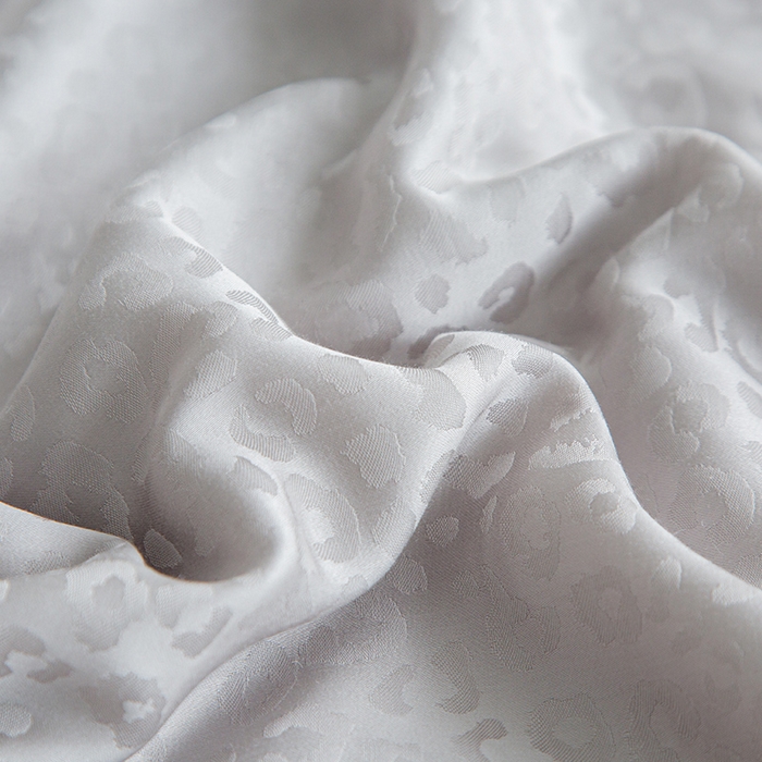 91家纺网 家纺一手货源 找家纺 2026春夏新款100S兰精天丝豹纹提花可水洗桑蚕丝夏凉被空调被100蚕丝填充 豹纹-浅灰