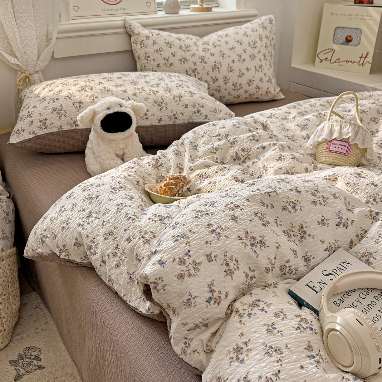 91家纺网 家纺一手货源 找家纺 暖伊家居 2026新款糖果小布袋泡芙纱四件套 松木枫林