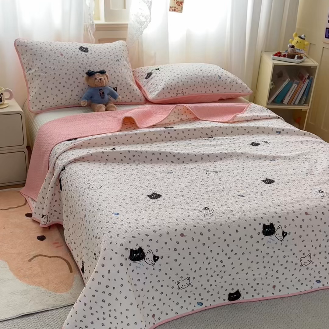91家纺网 家纺一手货源 找家纺 淑女公社家纺 2026春夏新款高温砂洗床盖款纯棉四件套床盖被套单品单件 喵小姐